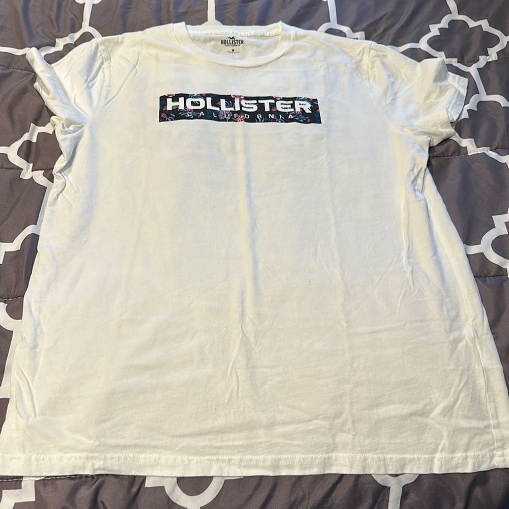 Hollister T-shirt